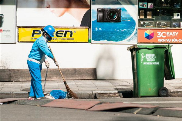 Thành phố Hồ Chí Minh: Rác thải xả tràn lan, chưa có chế tài xử lý ảnh 1