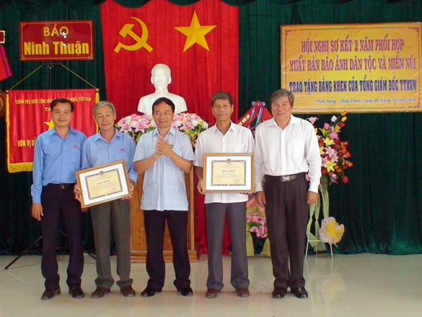 Nâng cao hiệu quả xuất bản, phát hành Báo ảnh Dân tộc-Miền núi ảnh 1