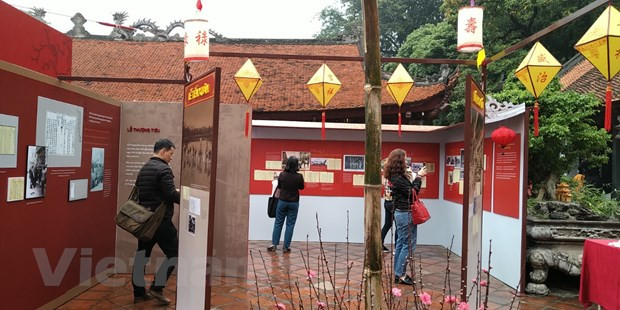 Khám phá phong vị Tết cổ truyền trong cung đình Huế xưa ảnh 1