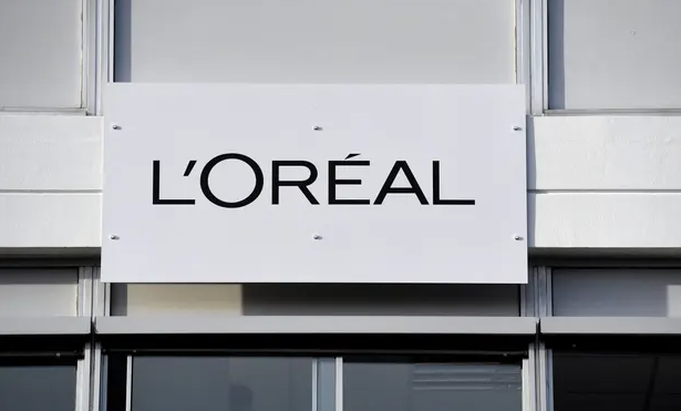 L’Oréal bị kiện vì bán thuốc duỗi tóc chứa chất nguy hiểm ảnh 1