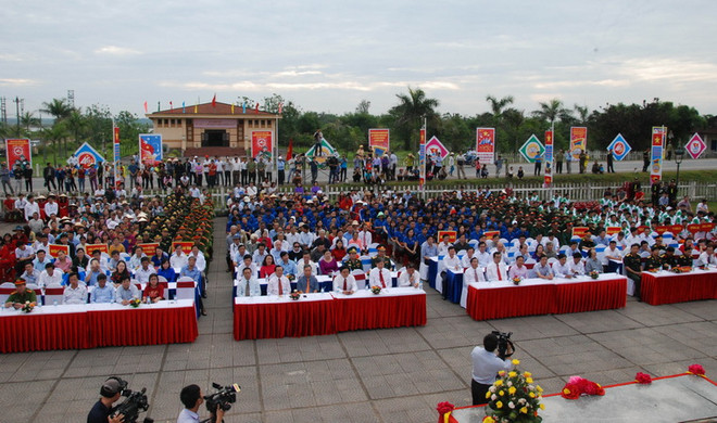 Hàng vạn trái tim hướng về Lễ hội Thống nhất non sông tại Quảng Trị ảnh 1