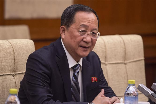 Bộ trưởng Ngoại giao Triều Tiên Ri Yong-ho phát biểu tại cuộc họp ở Bắc Kinh, Trung Quốc ngày 7/12/2018. (Ảnh: AFP/TTXVN) Triều Tiên thông báo tham dự khóa họp Đại hội đồng Liên hợp quốc ảnh 1