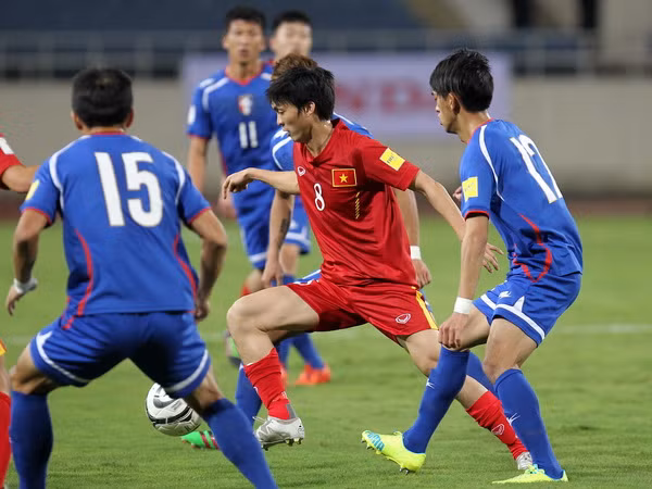 AFF Suzuki Cup 2016: Thắp lại hy vọng với tiền vệ Tuấn Anh ảnh 1
