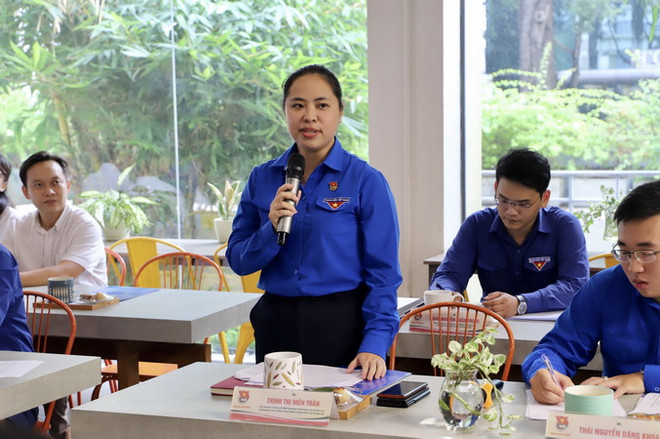 Chị Trịnh Thị Hiền Trân, Phó Bí thư Thành đoàn, Chủ tịch Hội đồng Đội TP Hồ Chí Minh phát biểu tại buổi làm việc. (Ảnh: Hồng Giang/TTXVN) Tăng cường đoàn kết, hữu nghị giữa thanh niên Ấn Độ và TP. Hồ Chí Minh ảnh 1