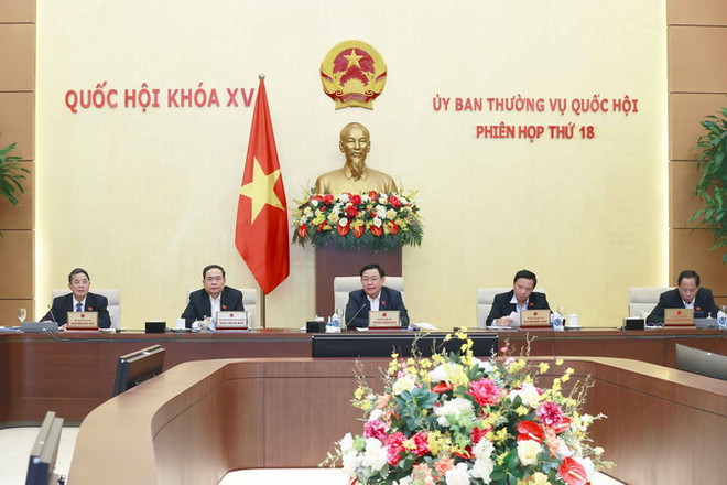 Ủy ban Thường vụ Quốc hội xem xét lấy ý kiến nhân dân về Luật Đất đai ảnh 1