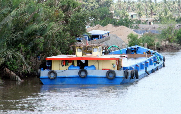 Tiền Giang khẩn cấp đưa nước ngọt đến người dân vùng hạn mặn ảnh 1