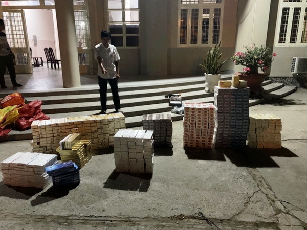 Liên tiếp bắt giữ 2 vụ buôn lậu, thu giữ hơn 6.500 bao thuốc lá ảnh 1