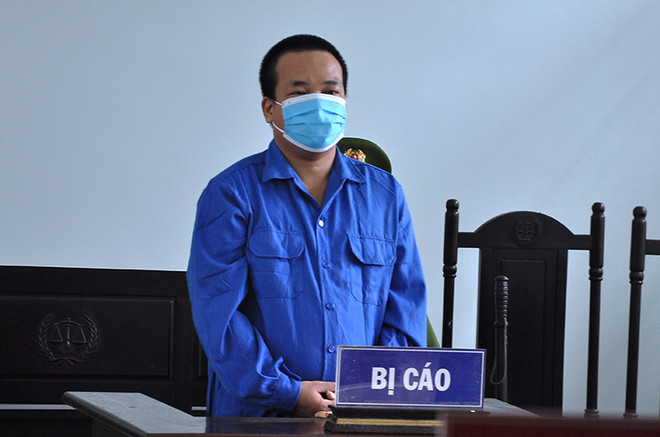 Bị cáo Trần Văn Tiền tại Tòa án. (Nguồn: nhandan) Phạt 2 năm tù đối tượng chống người thi hành công vụ phòng, chống dịch ảnh 1