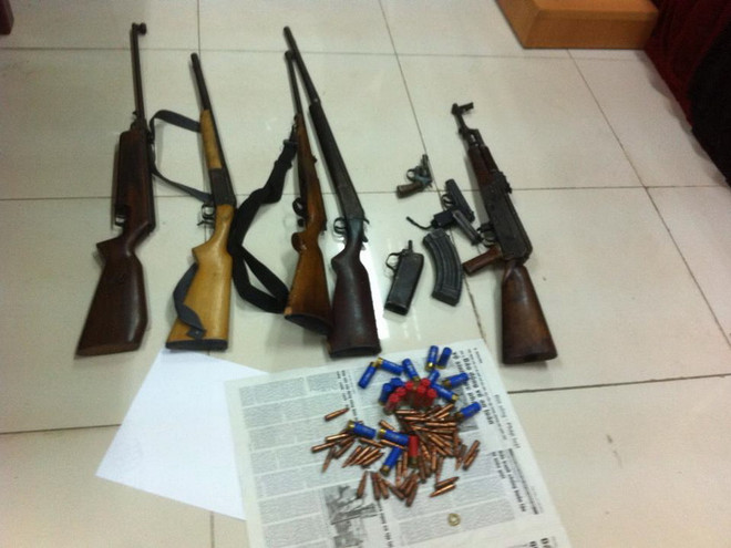 Hà Nội: Bắt ổ nhóm mua bán, tàng trữ ma túy và vũ khí quân dụng ảnh 1