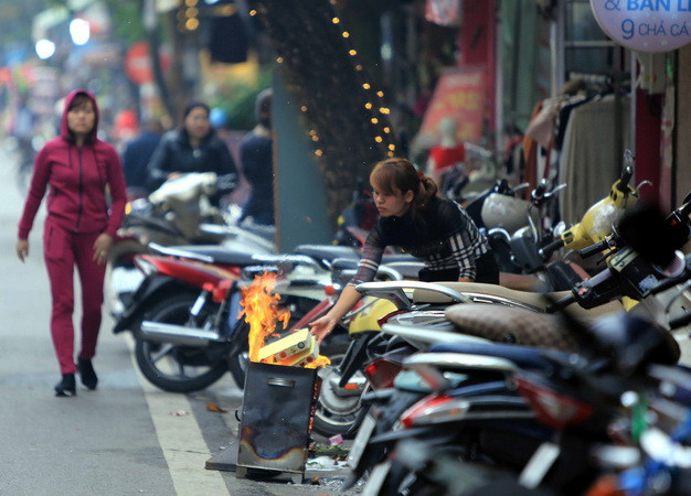 Lạm bàn chuyện đốt vàng mã của người dân Việt Nam ảnh 1