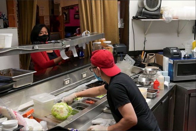 Các doanh nghiệp Mỹ gốc Á bị ảnh hưởng nặng nề trong đại dịch COVID-19 ảnh 1