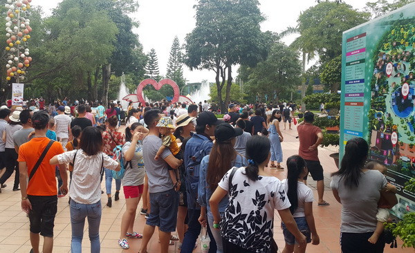 Nhiều điểm vui chơi, giải trí tại Hà Nội quá tải dịp nghỉ lễ 2/9 ảnh 2