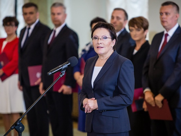 Chính phủ mới của Ba Lan vượt qua bỏ phiếu tín nhiệm tại Hạ viện ảnh 1