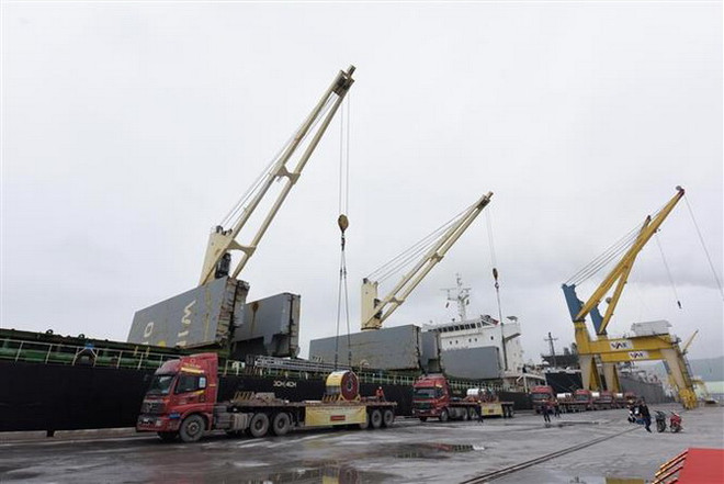 Tập đoàn Hoa Sen xuất khẩu 17.000 tấn tôn đi Mỹ ảnh 1