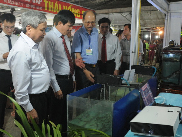 Khai mạc Hội chợ Công nghiệp-Thương mại vùng Tây Bắc ảnh 1