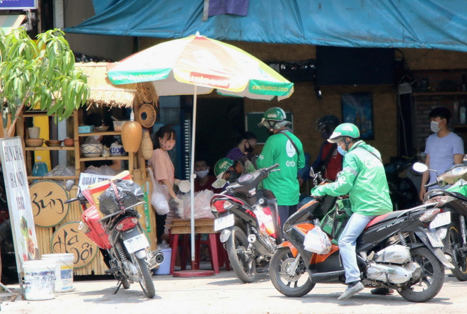 Chợ online bùng nổ, thành kênh mua sắm lớn trong đại dịch COVID-19 ảnh 1