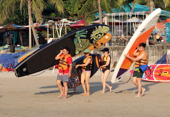 Đà Nẵng phục vụ gần 2,4 triệu lượt khách trong 8 tháng qua ảnh 1