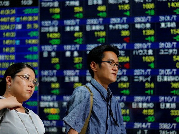 Chứng khoán Nhật Bản nới rộng đà tăng điểm trong 15 năm qua ảnh 1