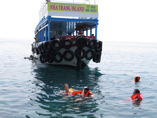 Tour tham quan 4 đảo trên vịnh Nha Trang hút khách đầu năm ảnh 3