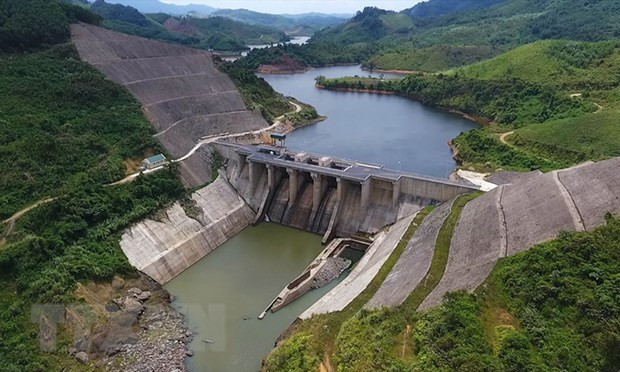 Công trình thủy điện. (Ảnh minh họa: Hồ Cầu/TTXVN) Đà Nẵng đề nghị các hồ chứa thủy điện xả nước đúng quy định ảnh 1