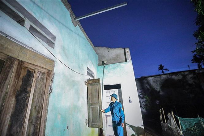 Hòa Bình: Gặp dông lốc trên đường đi chăn trâu về, 3 người thương vong ảnh 1