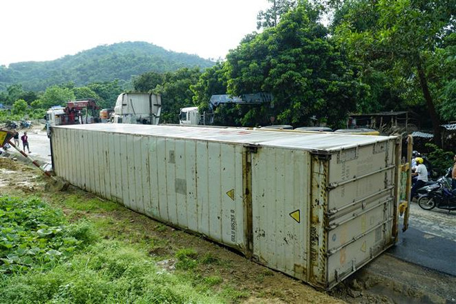 Điện Biên: Lật xe container chở chanh leo tại ''điểm đen'' Nà Lơi ảnh 1