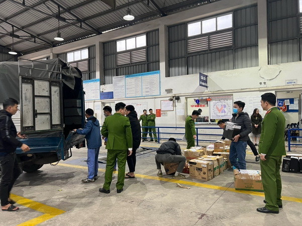 Hà Nội: Bắt Giám đốc Trung tâm đăng kiểm 29-10D cùng 8 nhân viên ảnh 1