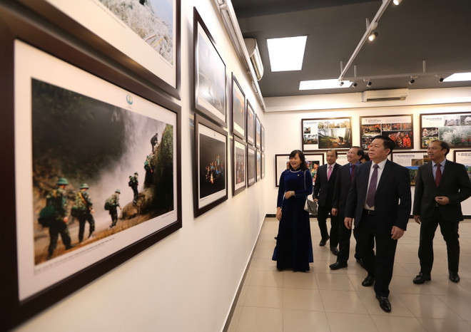 100 tác phẩm trưng bày tại triển lãm ảnh "Tự hào một dải biên cương" ảnh 1