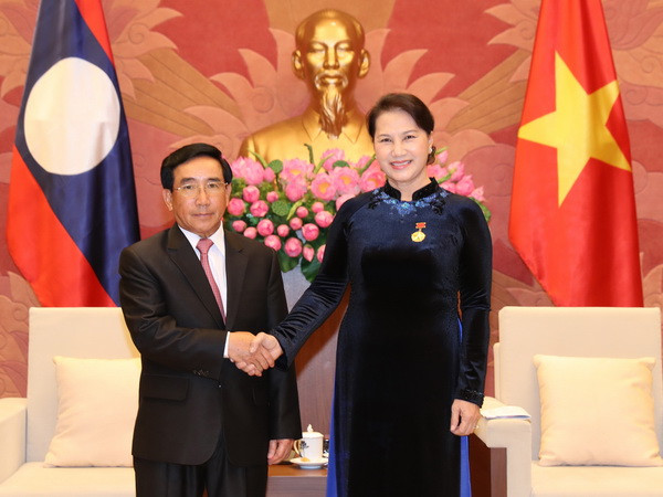 Chủ tịch Quốc hội Nguyễn Thị Kim Ngân tiếp Phó Chủ tịch nước Lào ảnh 1