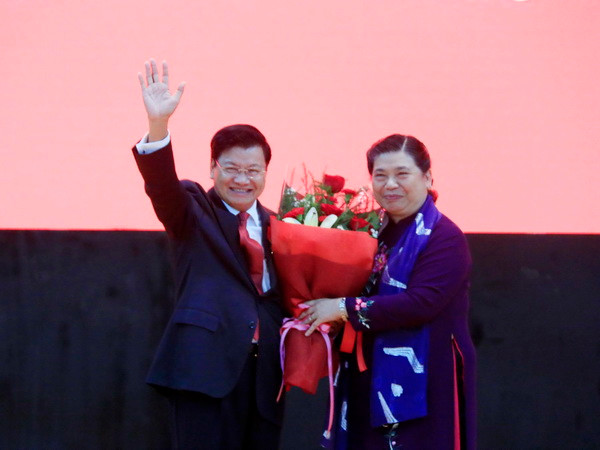 Đảng, Nhà nước Việt Nam trao tặng Huân chương cho lãnh đạo Lào ảnh 1