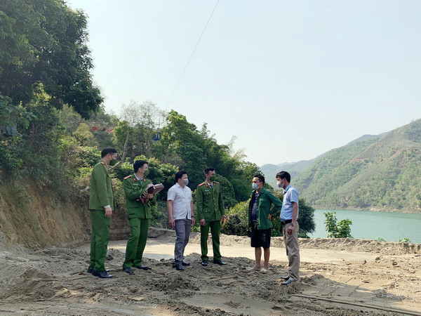 Sơn La tăng cường quản lý hoạt động khai thác cát trên sông Đà ảnh 1