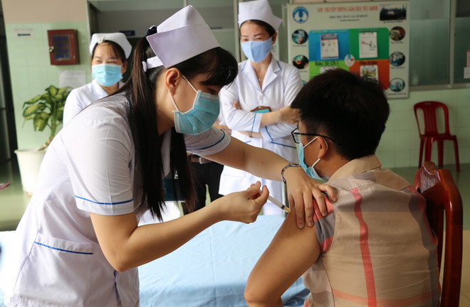 Đồng Tháp và Vĩnh Long quyết liệt phòng, chống dịch COVID-19 ảnh 1