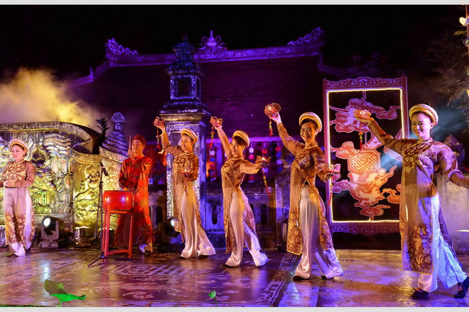 Festival Huế 2016: Ấn tượng từ các triển lãm, chương trình văn hóa ảnh 1