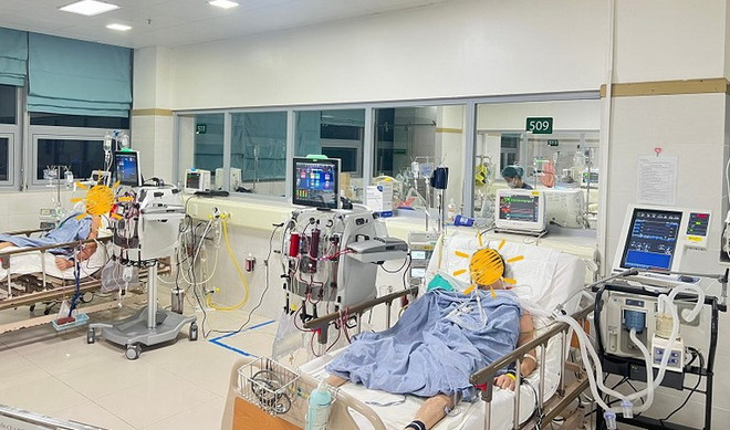 Lần đầu đào thải CO2 qua màng ngoài cơ thể cứu 2 bệnh nhân nguy kịch ảnh 1