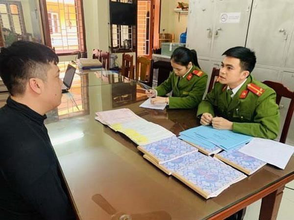 Bắt giữ đối tượng lập công ty "ma" để bán hóa đơn giá trị gia tăng ảnh 1