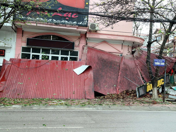 Mưa đá cường độ lớn kèm gió giật mạnh kéo dài ở Bắc Kạn ảnh 2