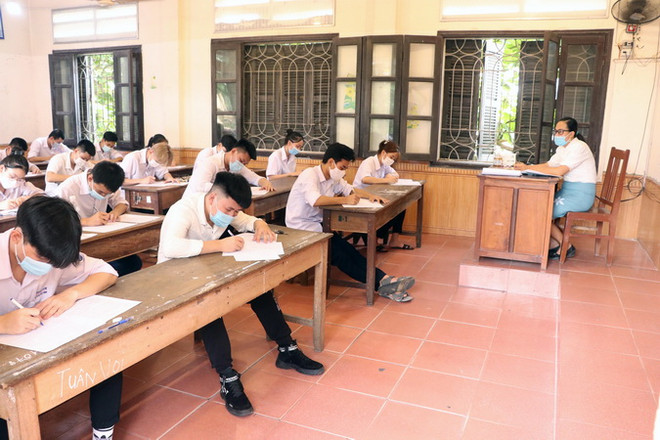 Xét tuyển Đại học tại TP.HCM: Điểm sàn không biến động ảnh 1