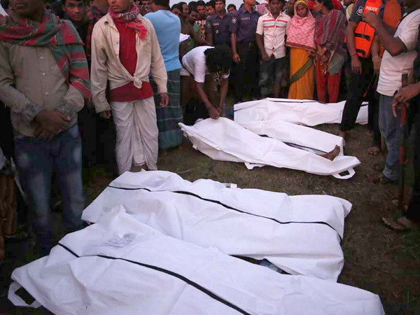 Số người chết vụ chìm phà Bangladesh tăng lên 22 người ảnh 1