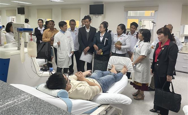 Phát triển nhà Chữ thập Đỏ, giúp đỡ người dân khó khăn tỉnh Salavan ảnh 2