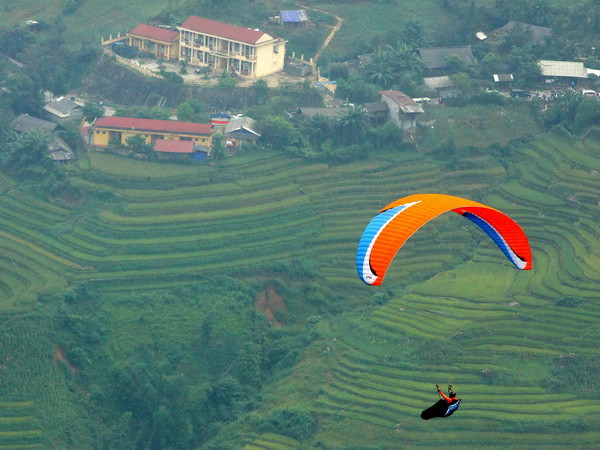 Khai mạc Festival dù lượn đèo Khau Phạ lần thứ 5 tại Yên Bái ảnh 1