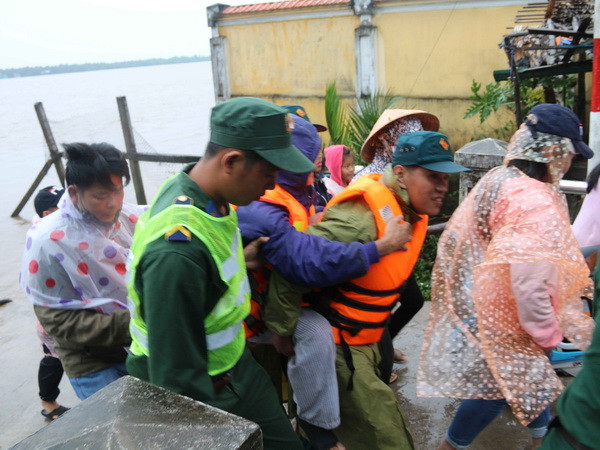 Kêu gọi người dân khẩn trương sơ tán, không chủ quan với bão ảnh 6