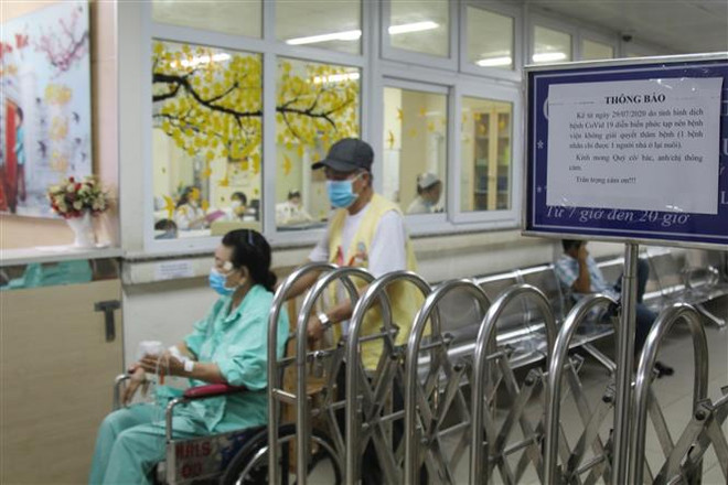 Các bệnh viện tăng cường bảo vệ bệnh nhân nặng trước dịch COVID-19 ảnh 2