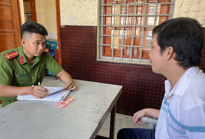 An Giang: Bắt đối tượng sử dụng con dấu, tài liệu giả để lừa đảo ảnh 1