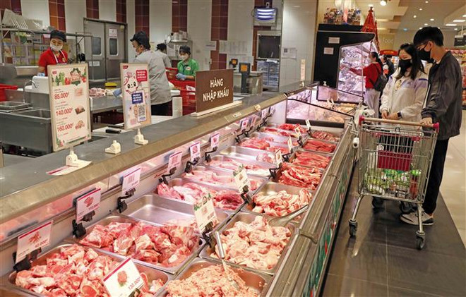 Mùng 3 Tết, nhu cầu mua sắm của người dân chưa cao, giá cả ổn định ảnh 1