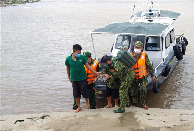 Bình Thuận: Cứu sống một ngư dân bị xuất huyết não trên biển ảnh 1