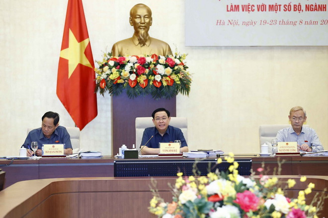 Chống lãng phí cũng phải kiên quyết như chống tham nhũng ảnh 1