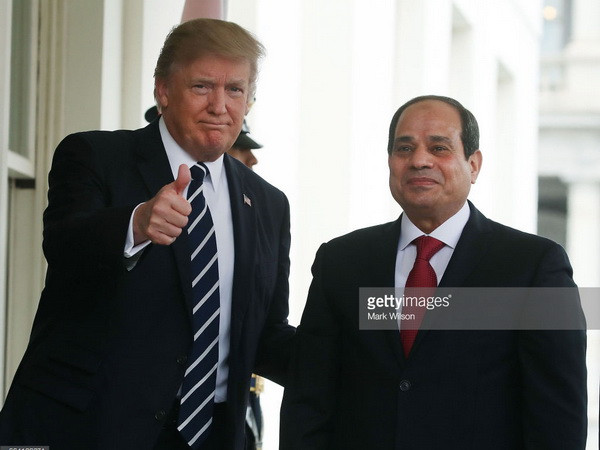 Tổng thống Ai Cập Abdel-Fattah El-Sisi và người đồng cấp Mỹ Donald Trump. (Nguồn: Getty Images) Ai Cập và Mỹ tiếp tục phối hợp khôi phục ổn định ở Trung Đông ảnh 1