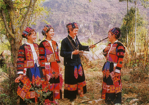 700 triệu đồng xây nhà văn hóa dân tộc Lô Lô tại Cao nguyên Đồng Văn ảnh 1