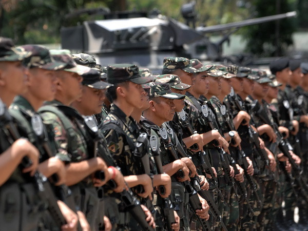 Philippines tăng 30% chi tiêu quốc phòng trong năm 2015 ảnh 1