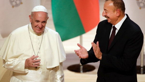 Giáo hoàng Francis: Không để bạo lực xảy ra nhân danh tôn giáo ảnh 1